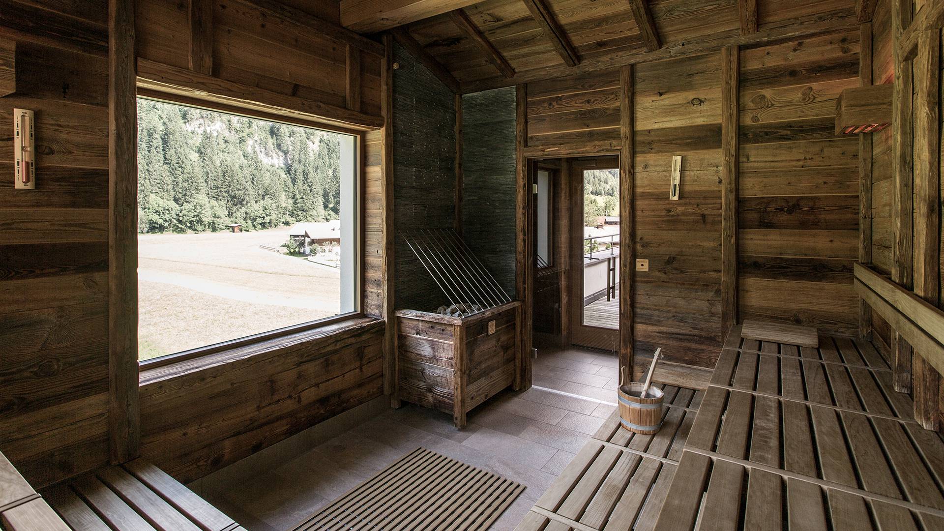 Panorama Spa for adults aged 16 and over: Peace. Panoramic views. Time for me. - Lechquell Hotel Post