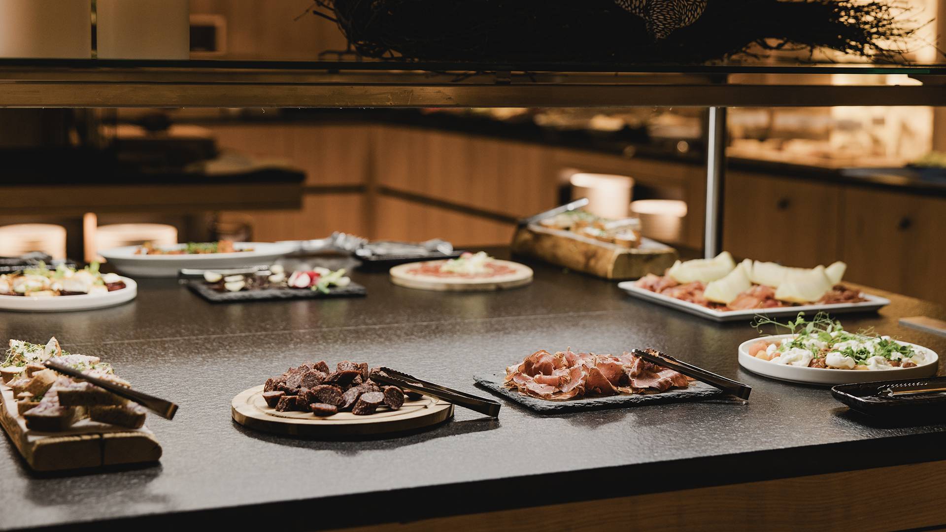 Half board Plus: So much indulgence for our hotel guests - Lechquell Hotel Post