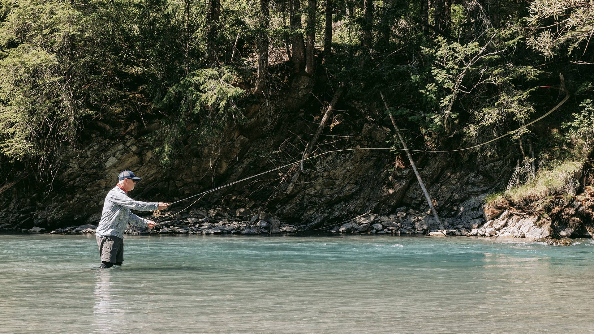 As well as hunting, fly fishing: Nature. Peace. Relaxation. - Lechquell Hotel Post