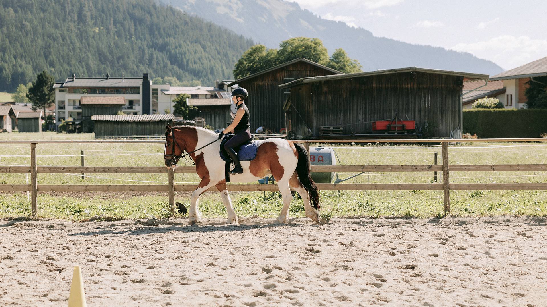 Horse riding in Lechtal - our riding options: Various riding opportunities are available for different ages and ability levels - Lechquell Hotel Post
